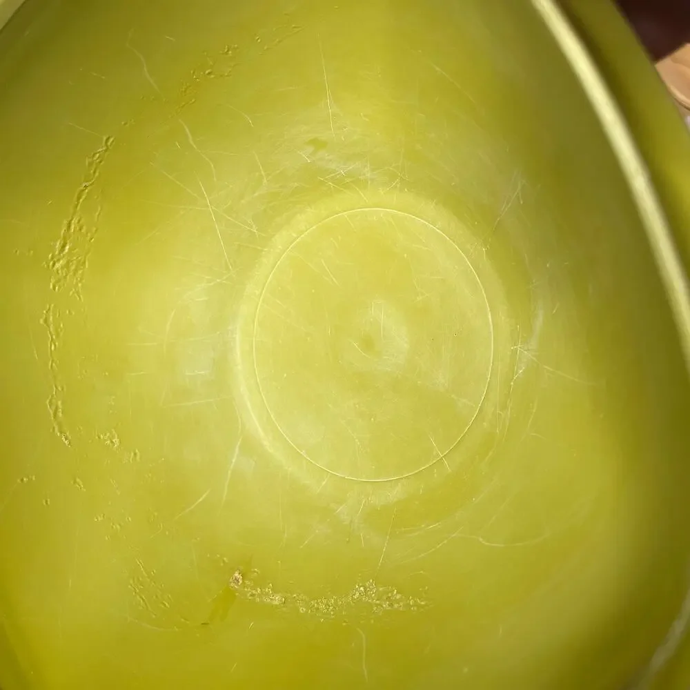 Tupperware Bowls LIds Avocado Green Set of 2 Nesting 840 841 1323 812 Vintage